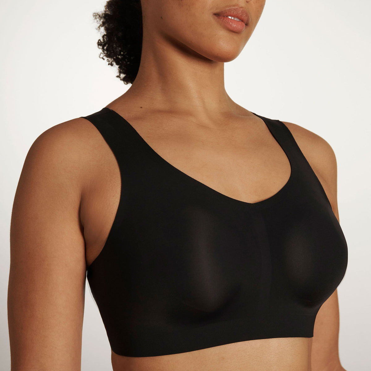Evelyn & Bobbie Beyond Seamless Wirefree Bra~Small~Black~A587073~Foam Cup  5634