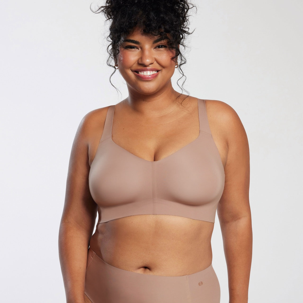All Color: Willow | Adjustable wireless bra with hook and eye in the band
