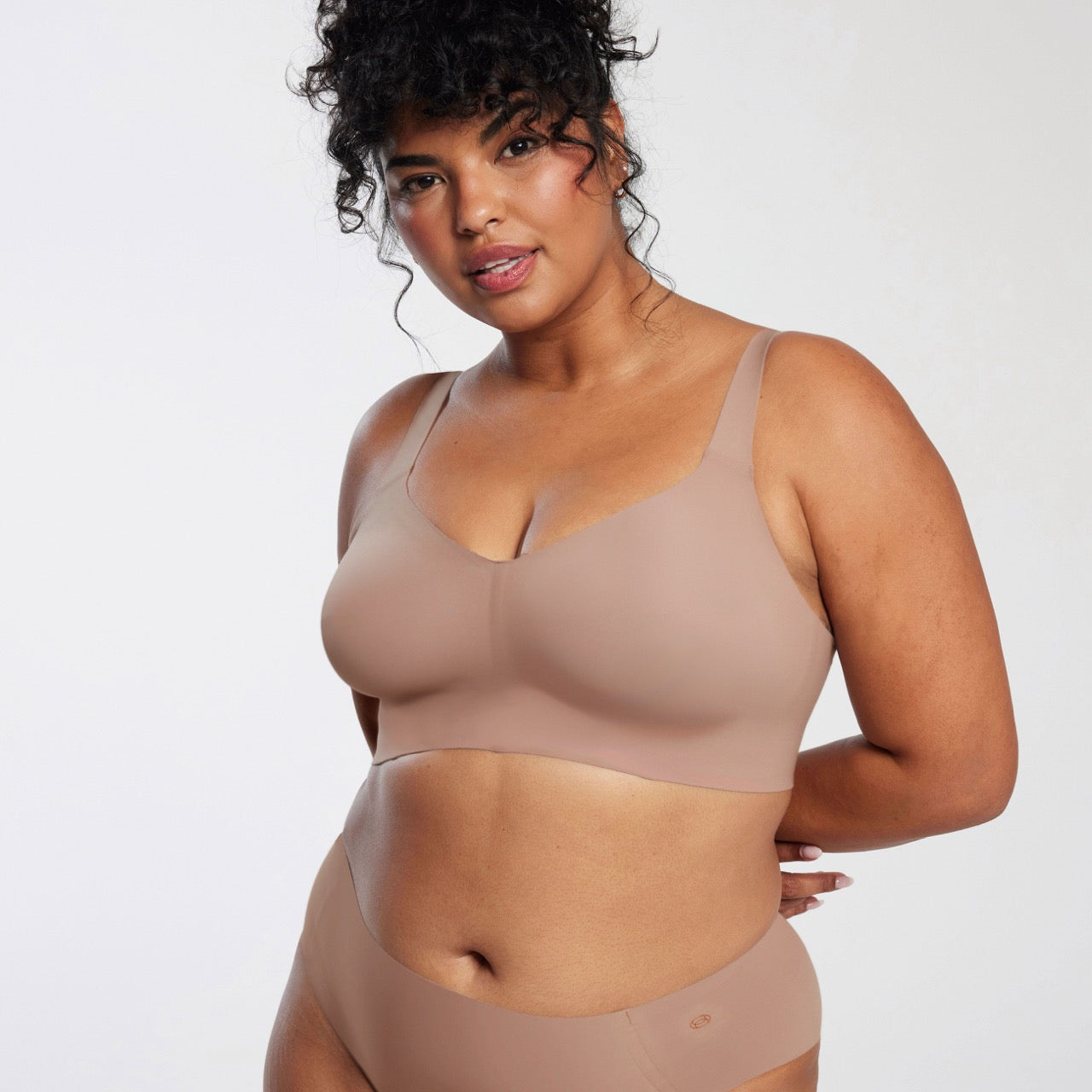 All Color: Willow | Adjustable wireless bra with hook and eye in the band