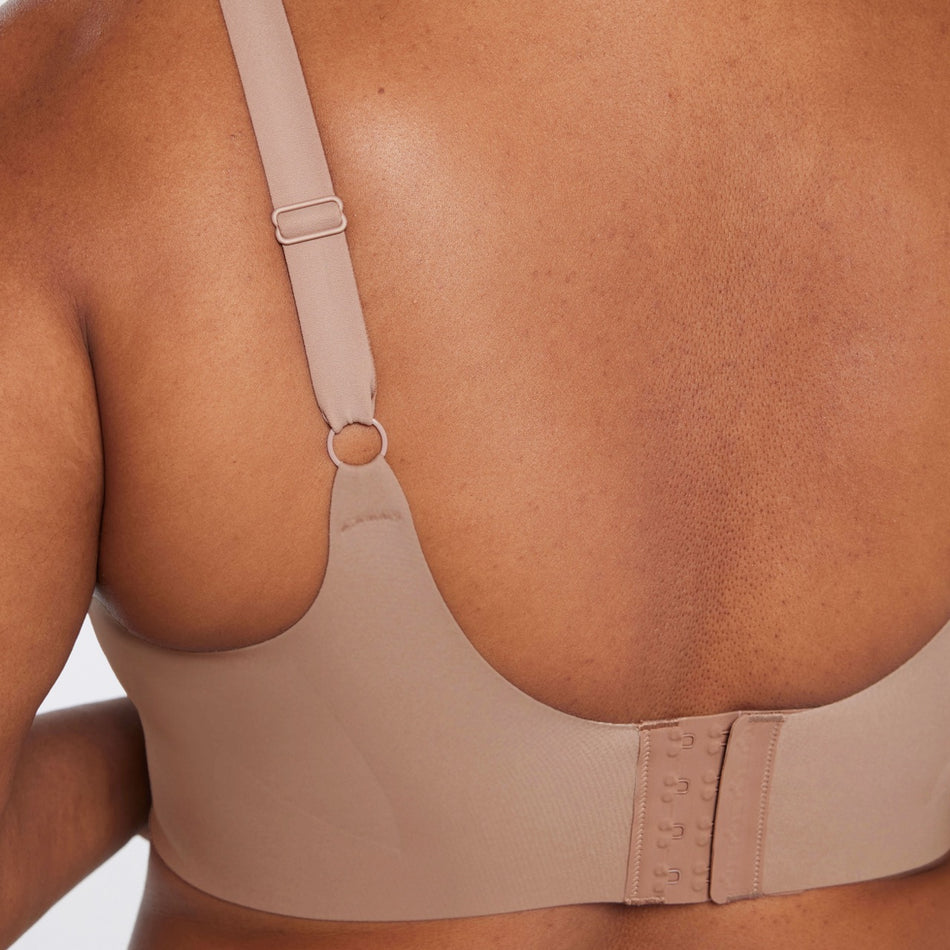 All Color: Willow | Adjustable wireless bra with hook and eye in the band