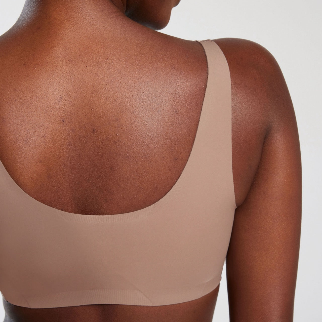 All Color: Willow | wireless seamless bra with scoop neckline