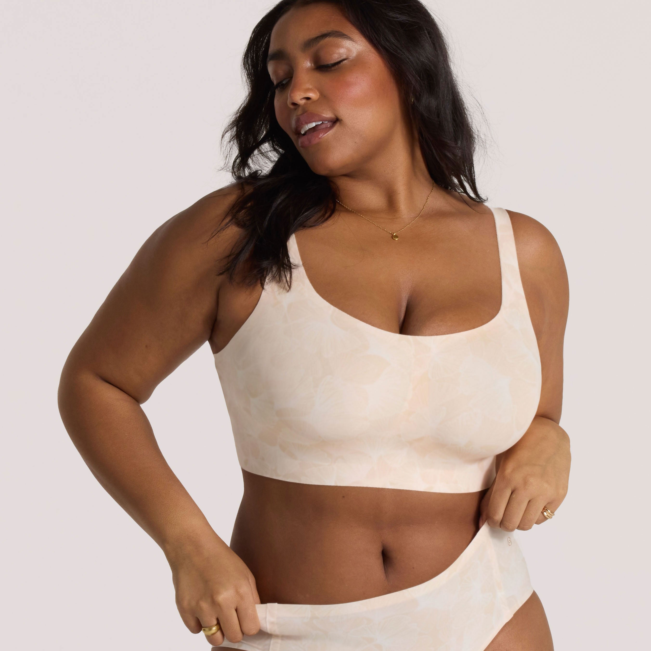 All Color: Champagne Ginkgo | Low neckline wireless seamless bra