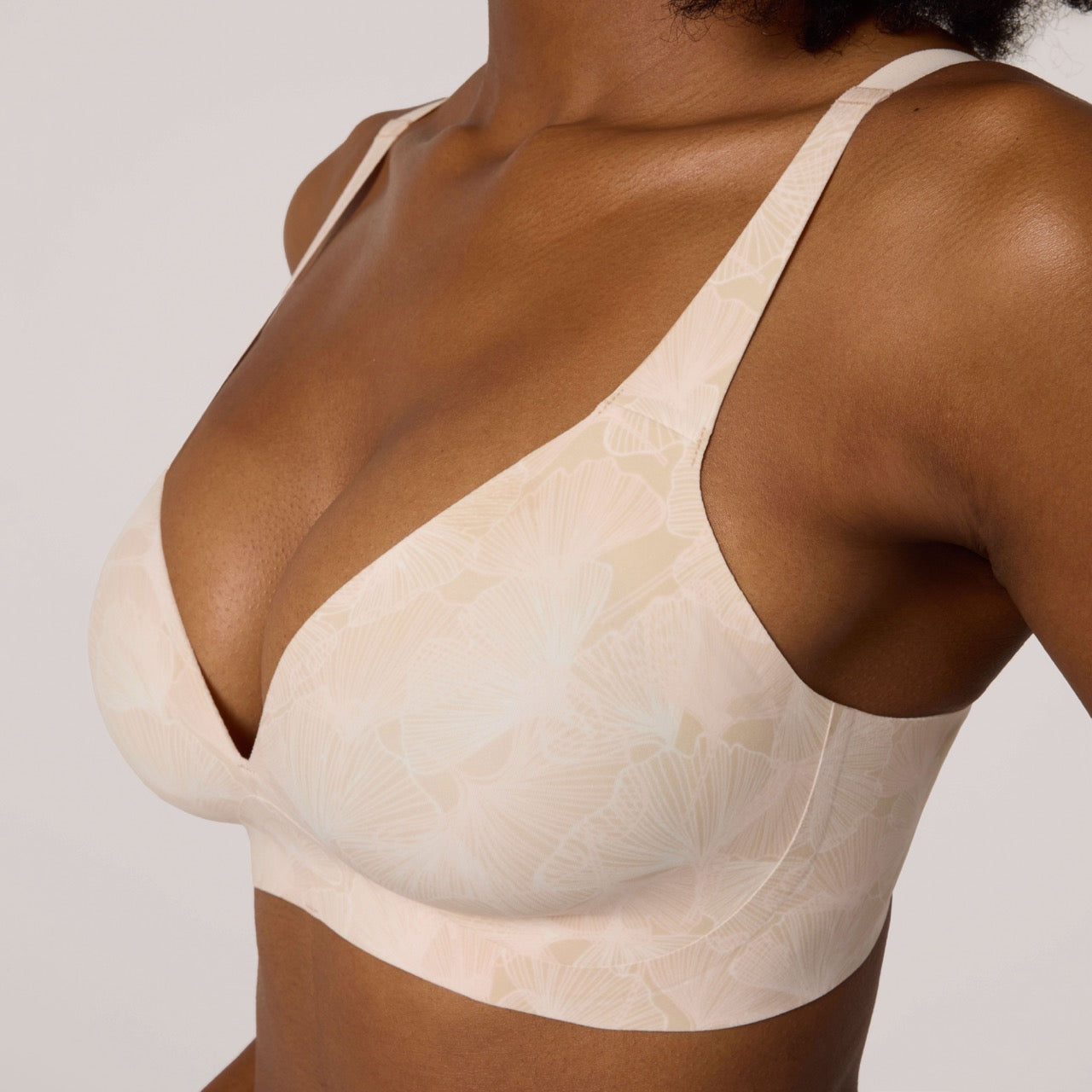 All Color: Champagne Ginkgo | Low neckline wireless seamless bra