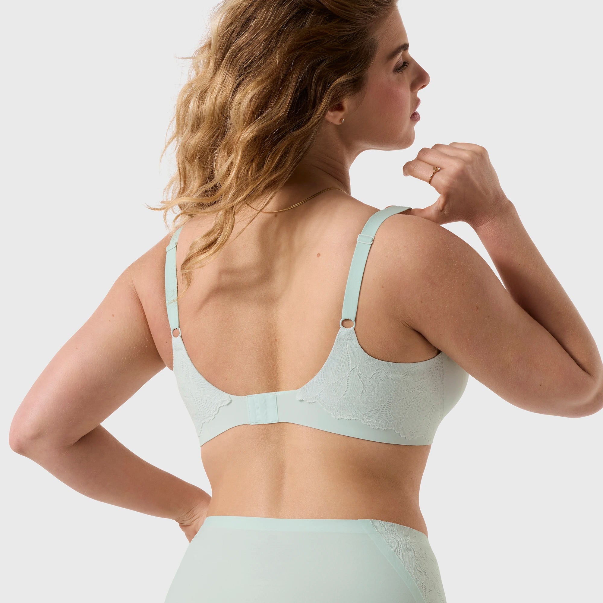 All Color: Ocean Mist | Adjustable wireless bra with Lace detail