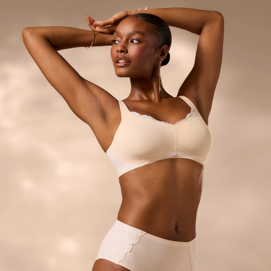 All Color: Peach Rose | Adjustable wireless bra with Lace detail